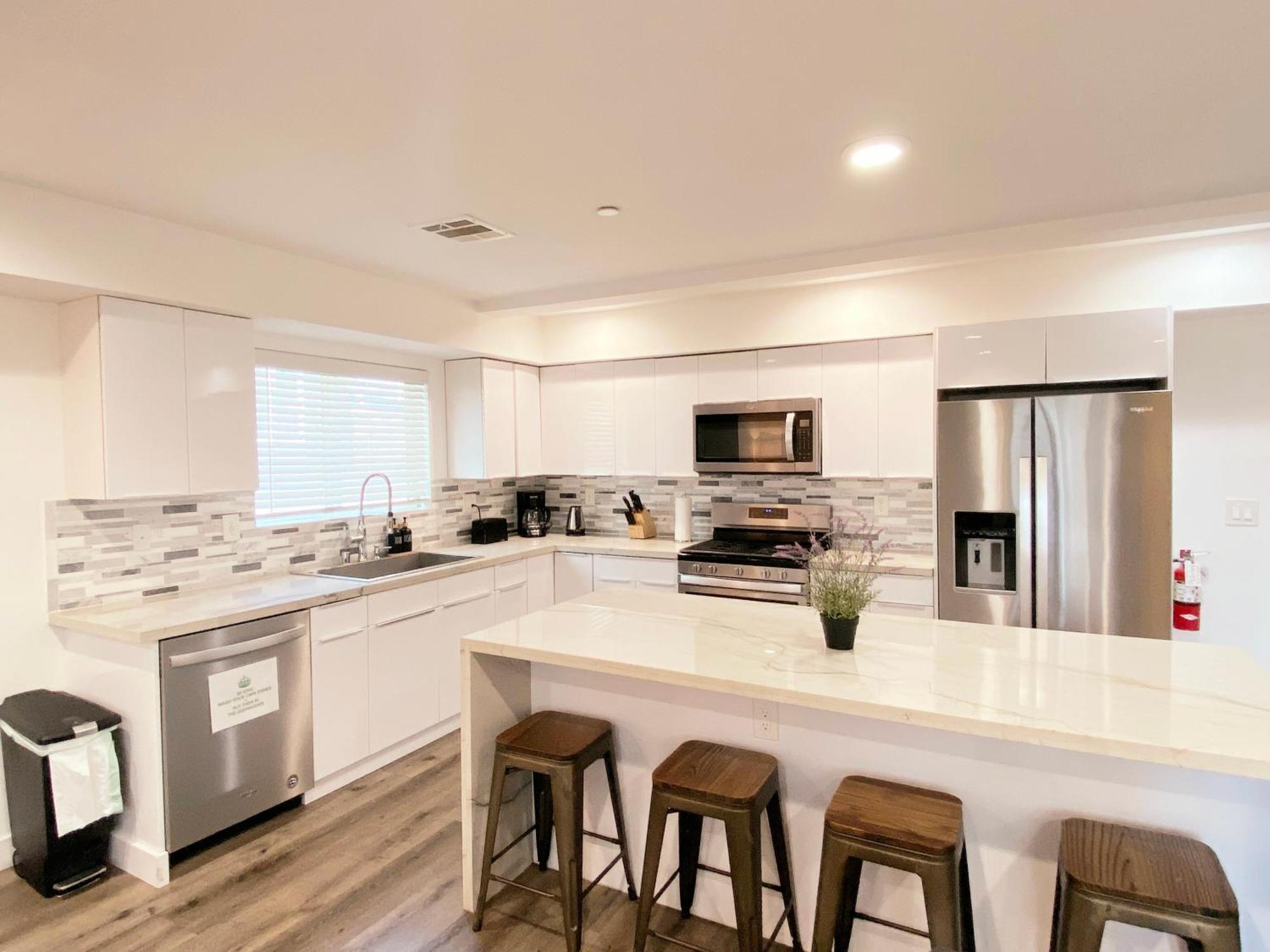 Casa de férias Modern 3br In Mid-city